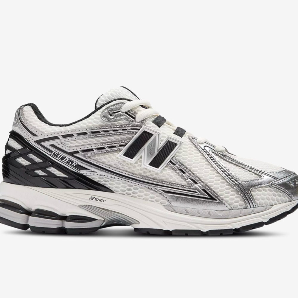 New Balance Men's White and Black Sneakers